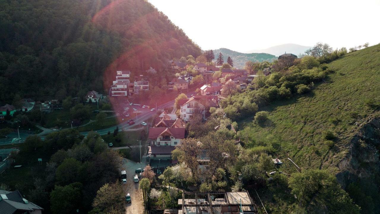 House Of Seasons Villa Bran  Bagian luar foto